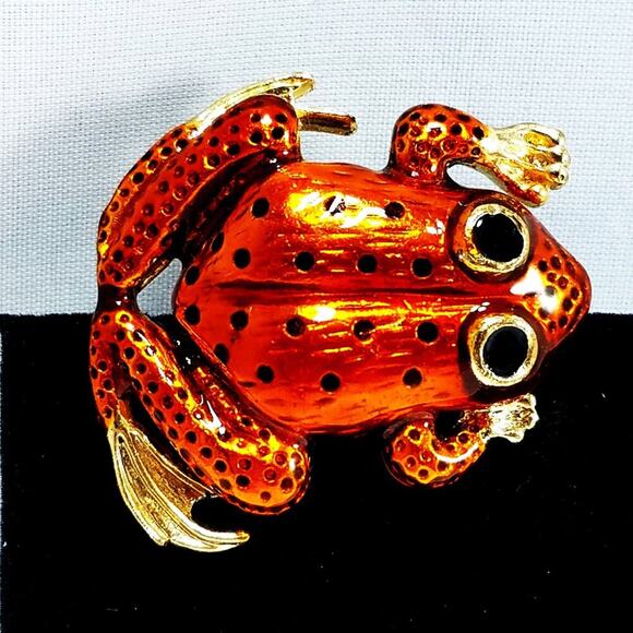 Vintage Rusty Orange Enamel Frog Brooch, Gold Tone, 1980s, 1 3/4 Inches - Picture 7 of 10